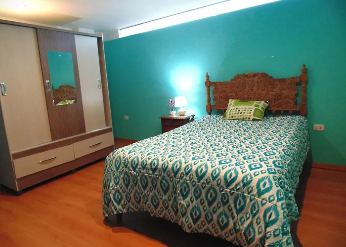 Habitacion Privada Comoda Y Amplia Con Cama Matrimonial Privatunterkunft Cusco